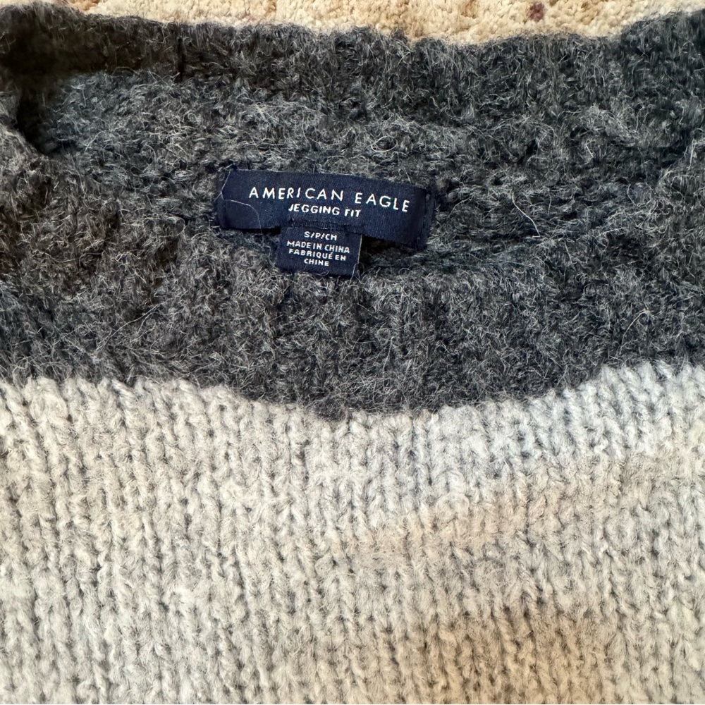 American Eagle Sweater - Picture 2 of 8